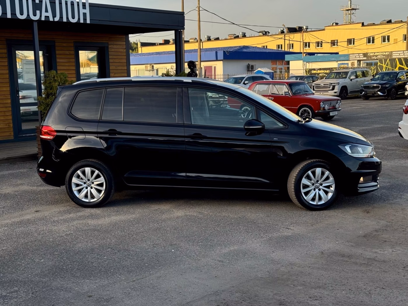 Volkswagen Touran фото 2
