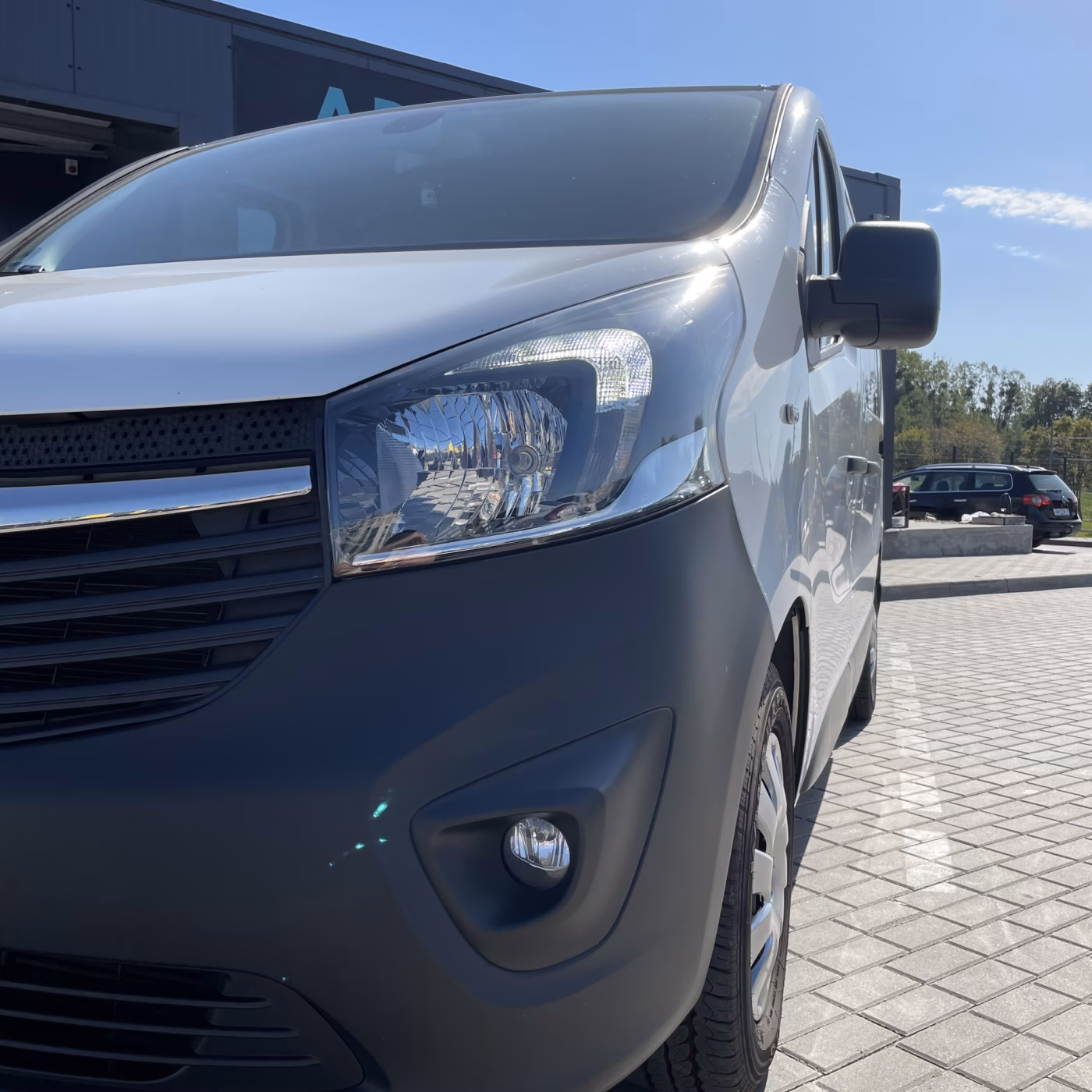 Opel Vivaro фото 9