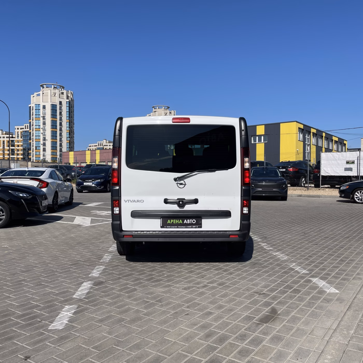 Opel Vivaro фото 5
