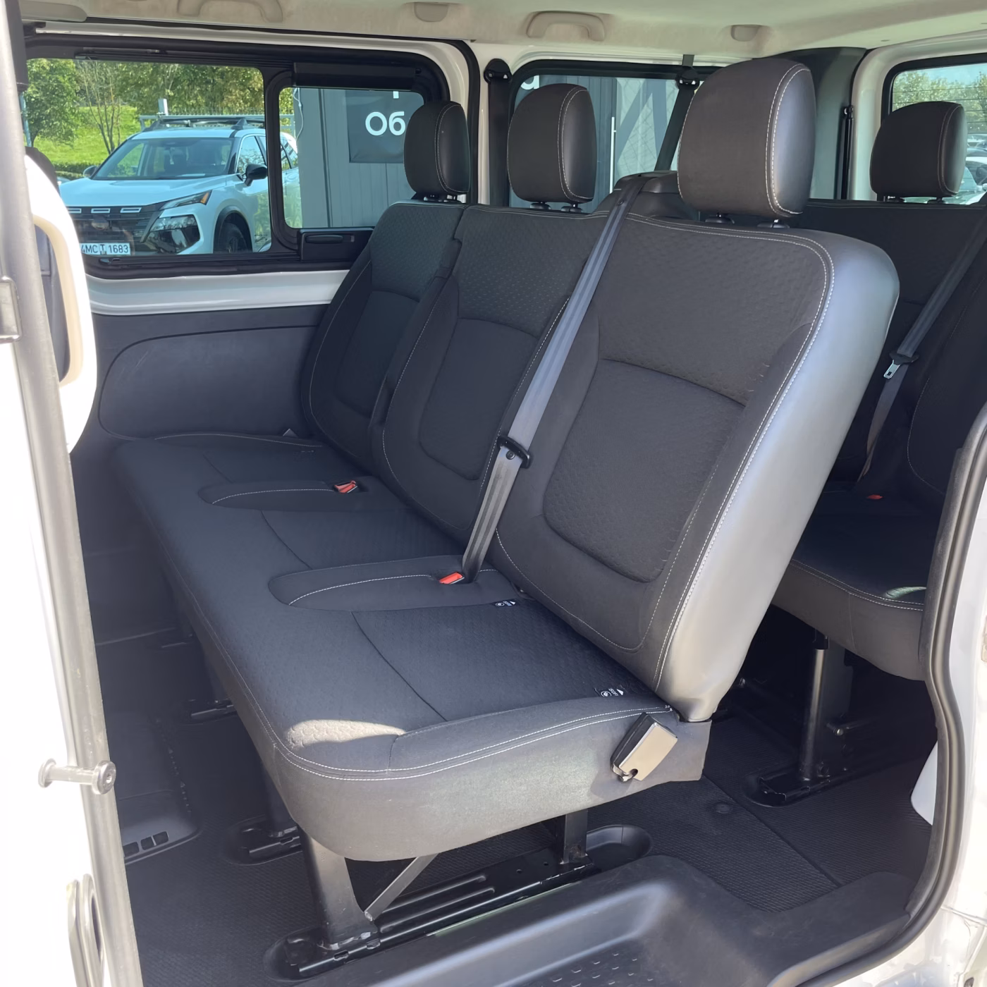 Opel Vivaro фото 21