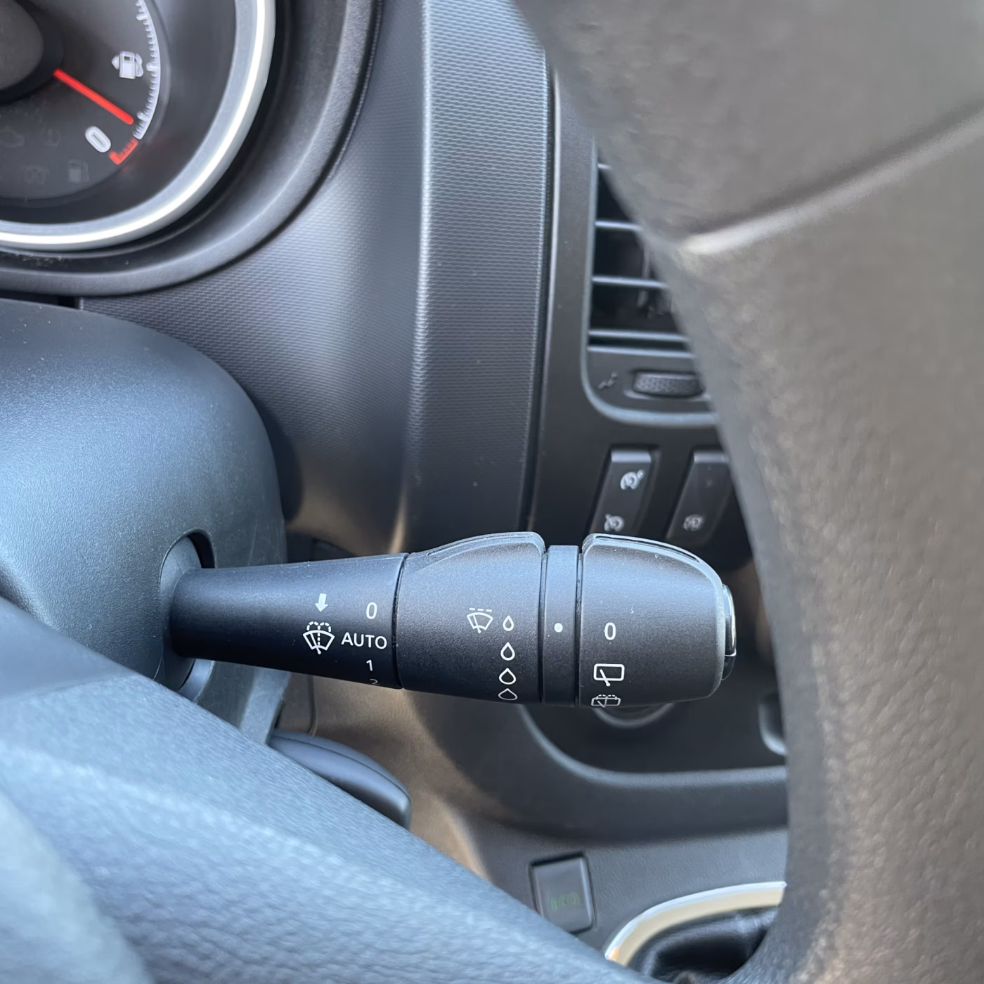 Opel Vivaro фото 18