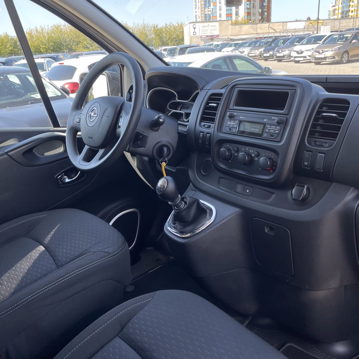 Opel Vivaro фото 26