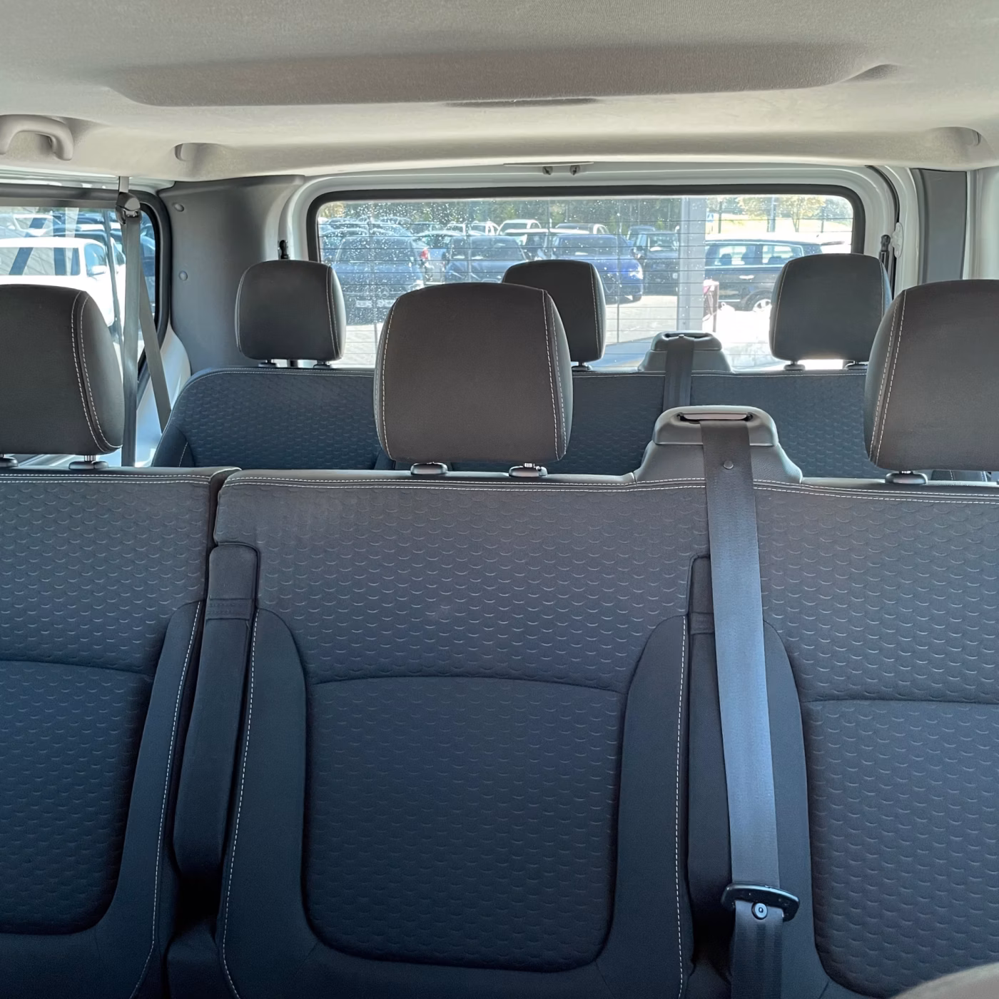 Opel Vivaro фото 14