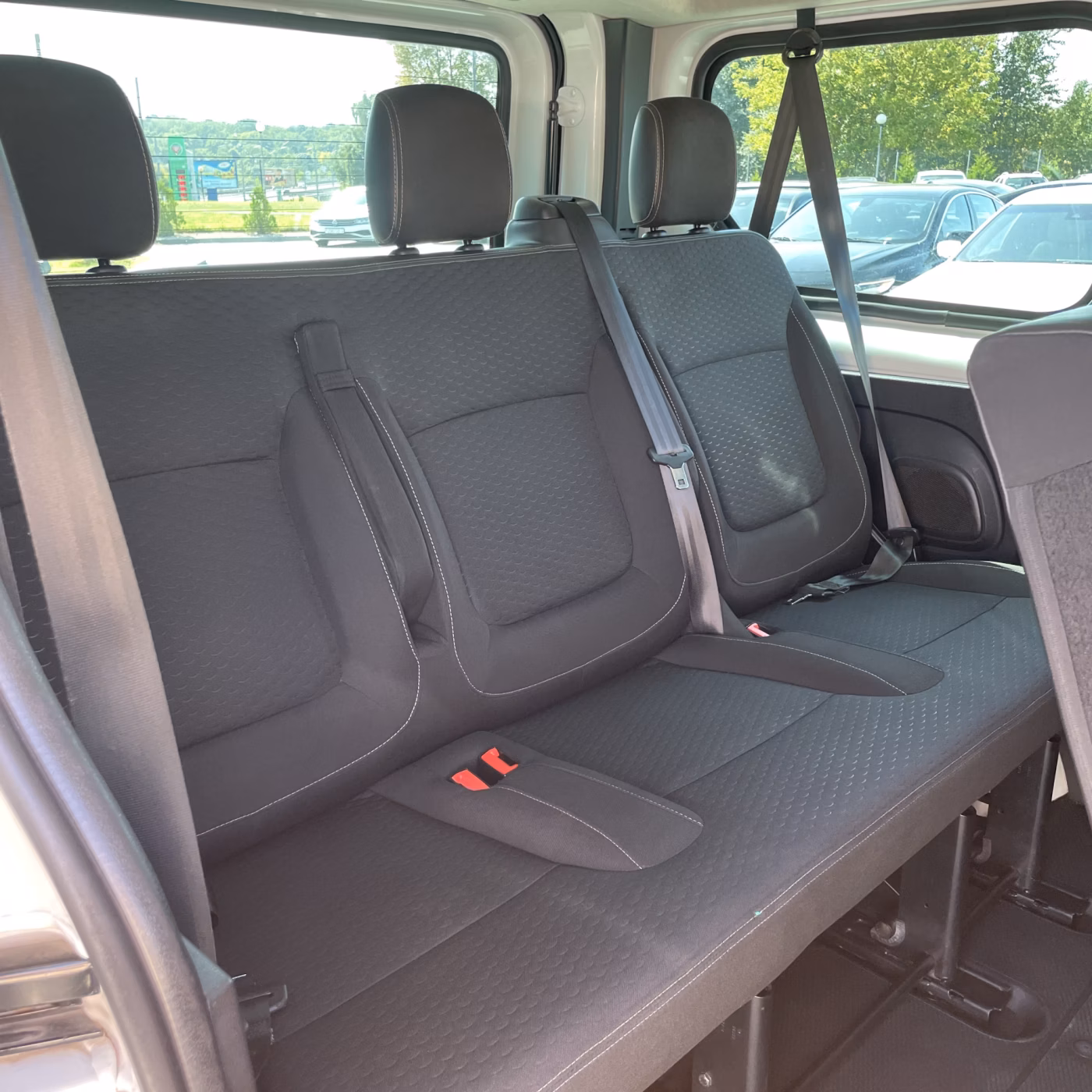 Opel Vivaro фото 23