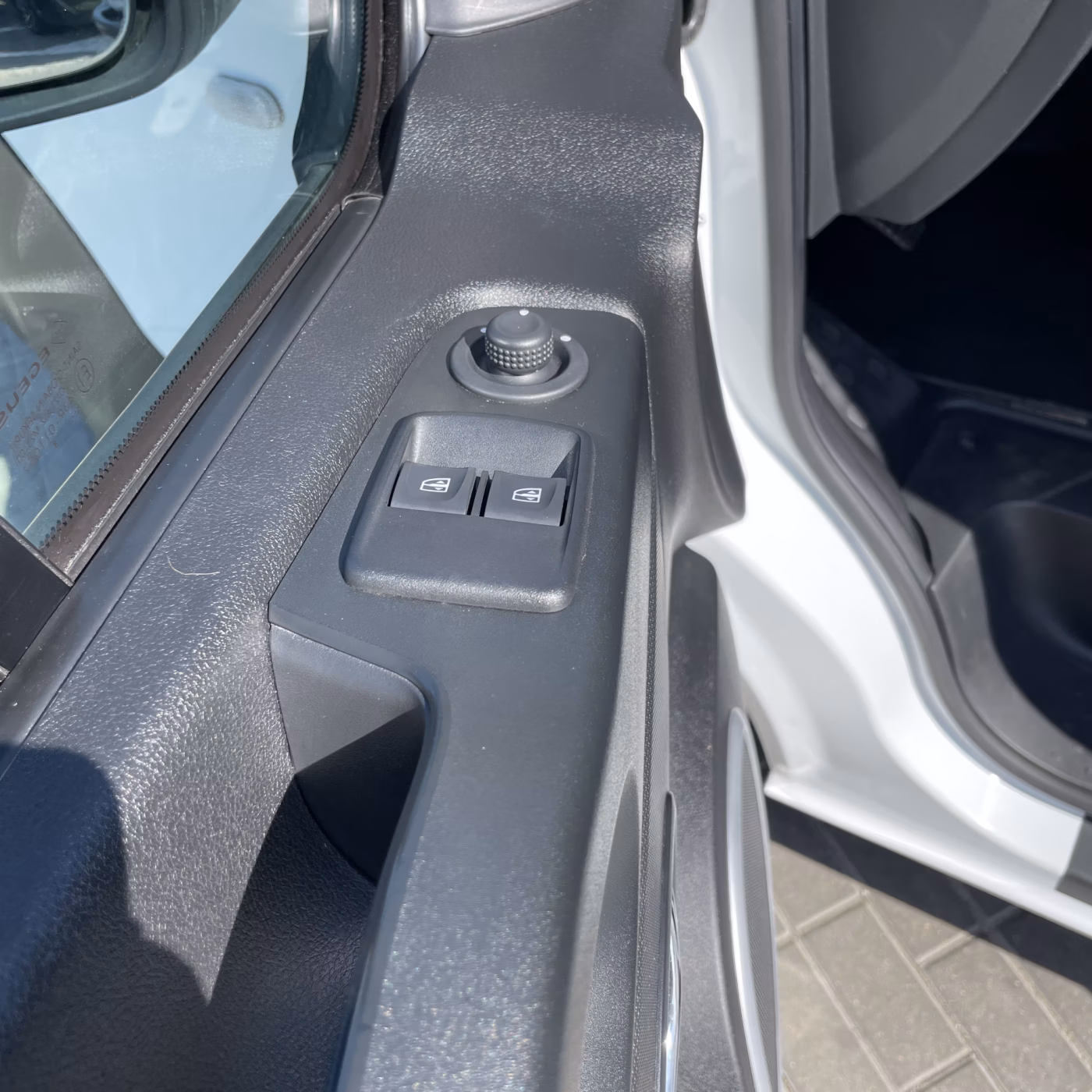 Opel Vivaro фото 10