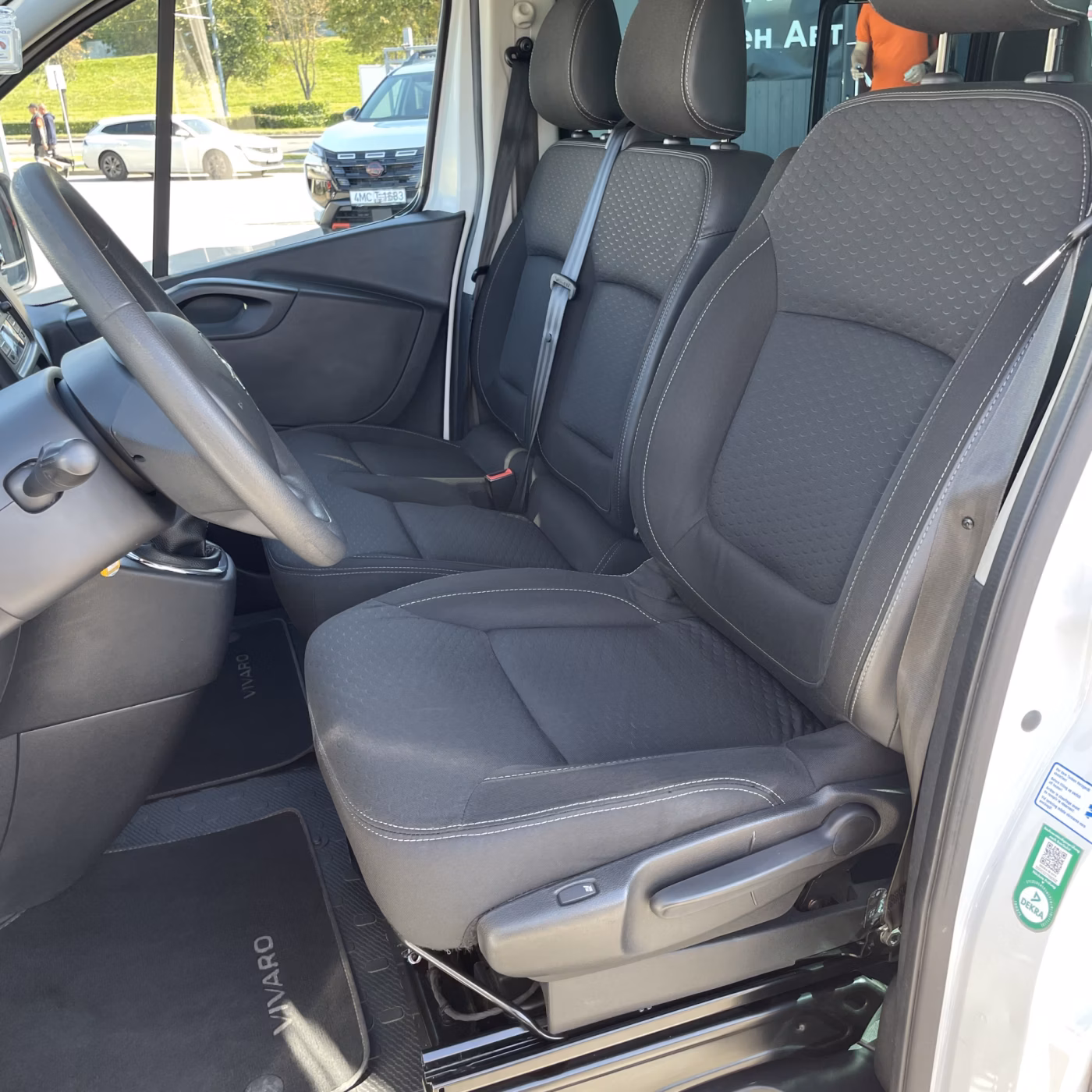 Opel Vivaro фото 11