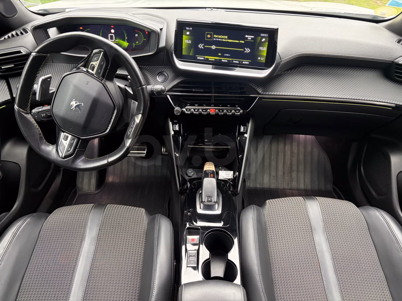 Peugeot 2008 фото 12