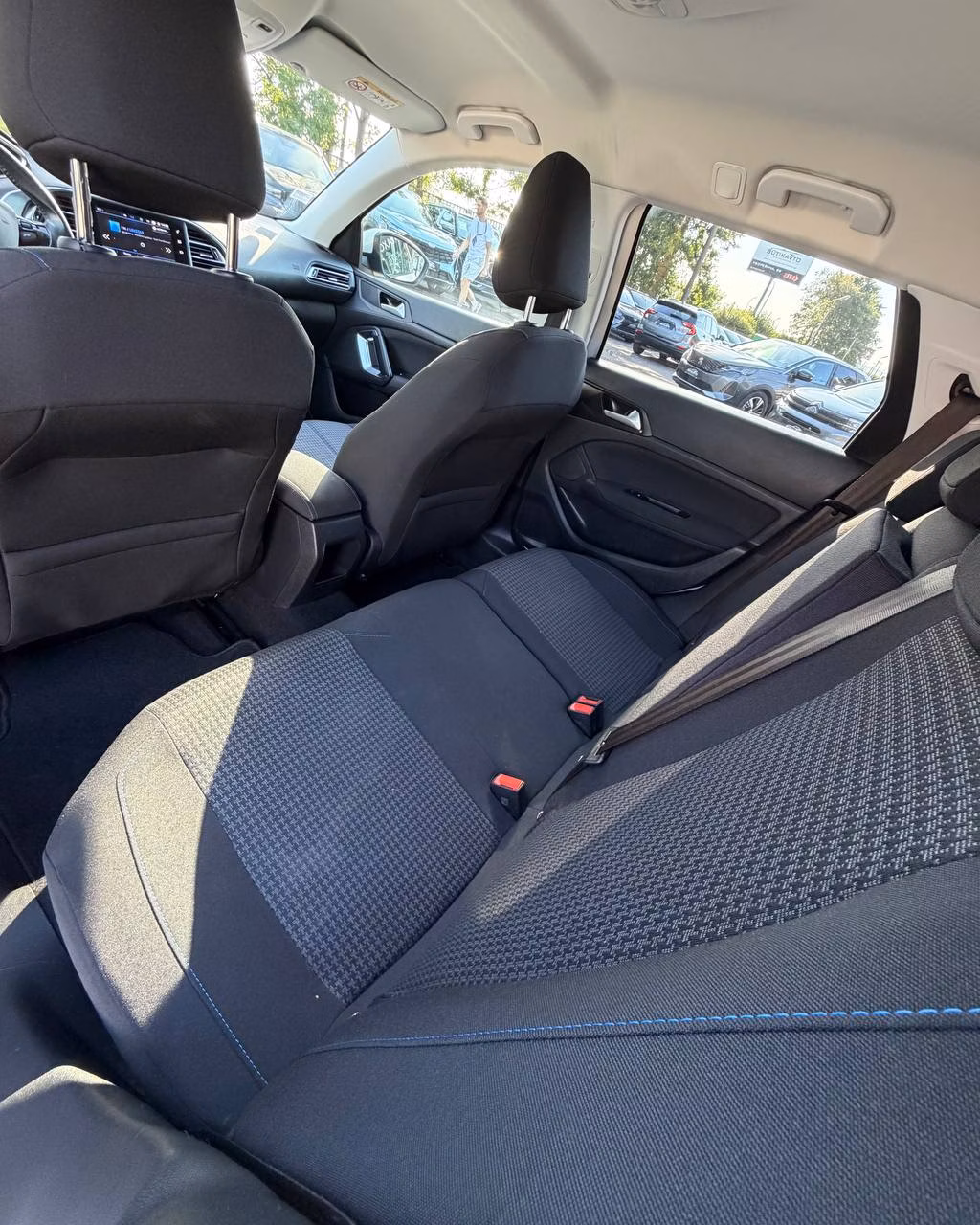Peugeot 308 фото 11