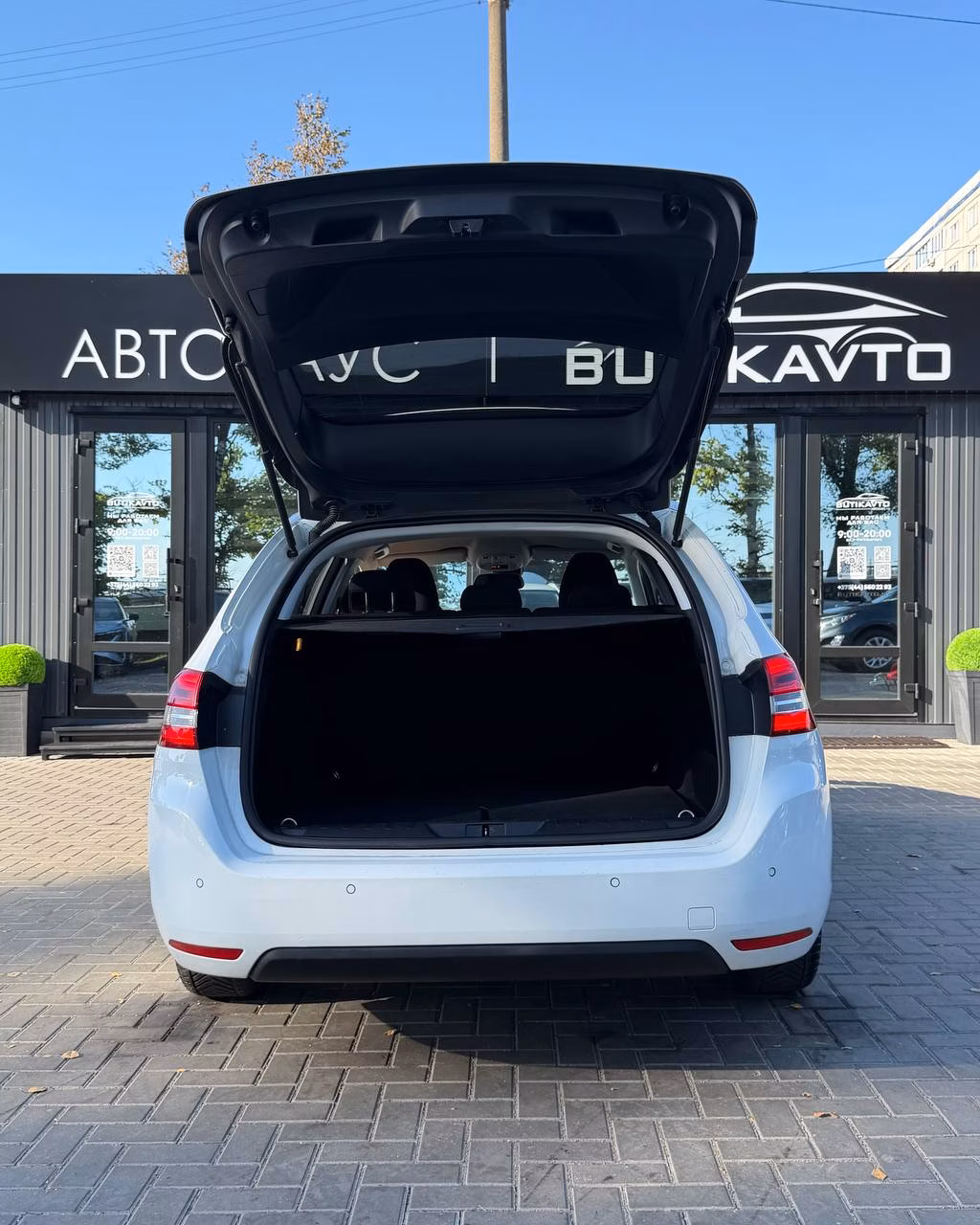 Peugeot 308 фото 12