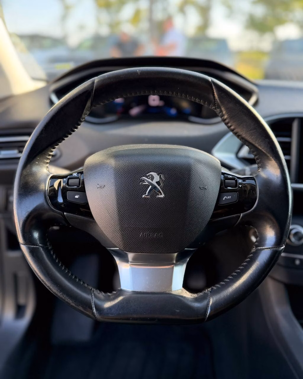 Peugeot 308 фото 13