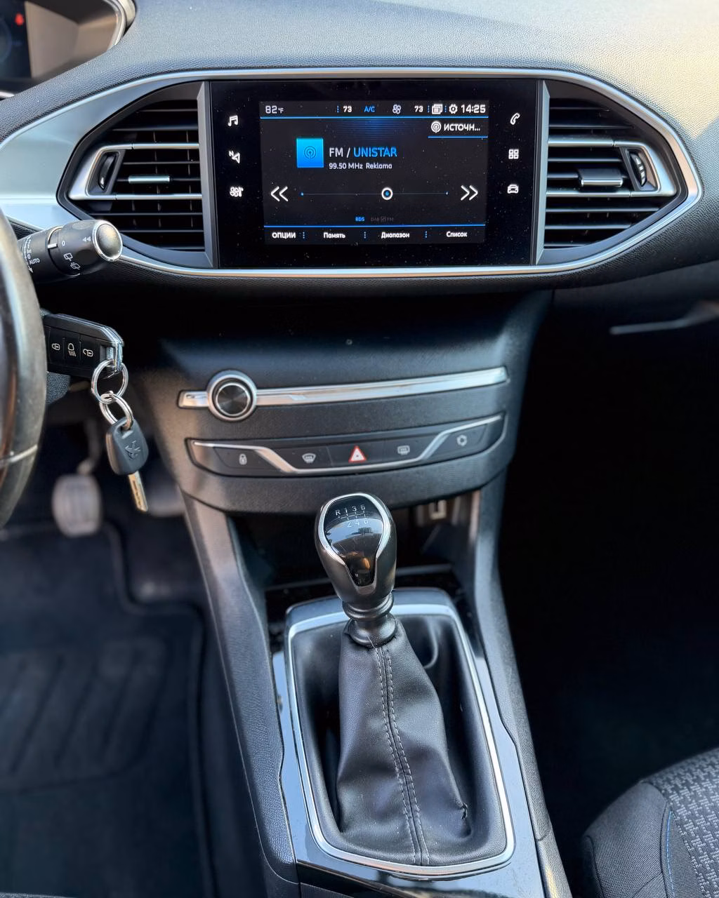 Peugeot 308 фото 14
