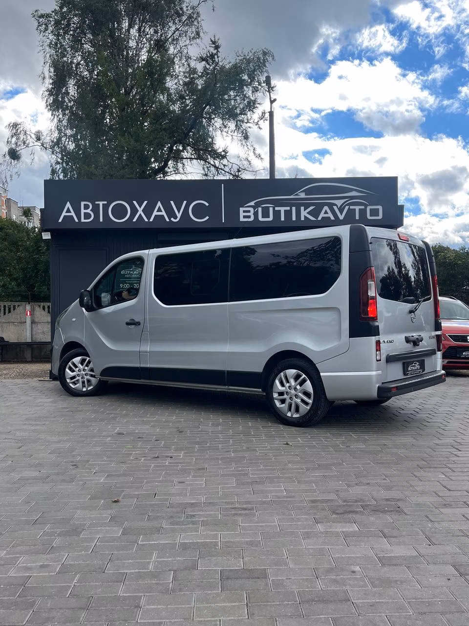Opel Vivaro фото 4