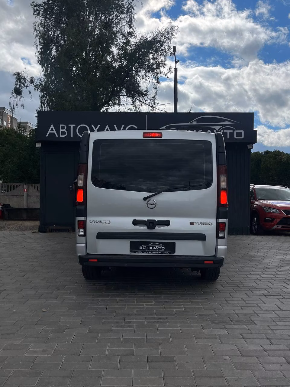 Opel Vivaro фото 6