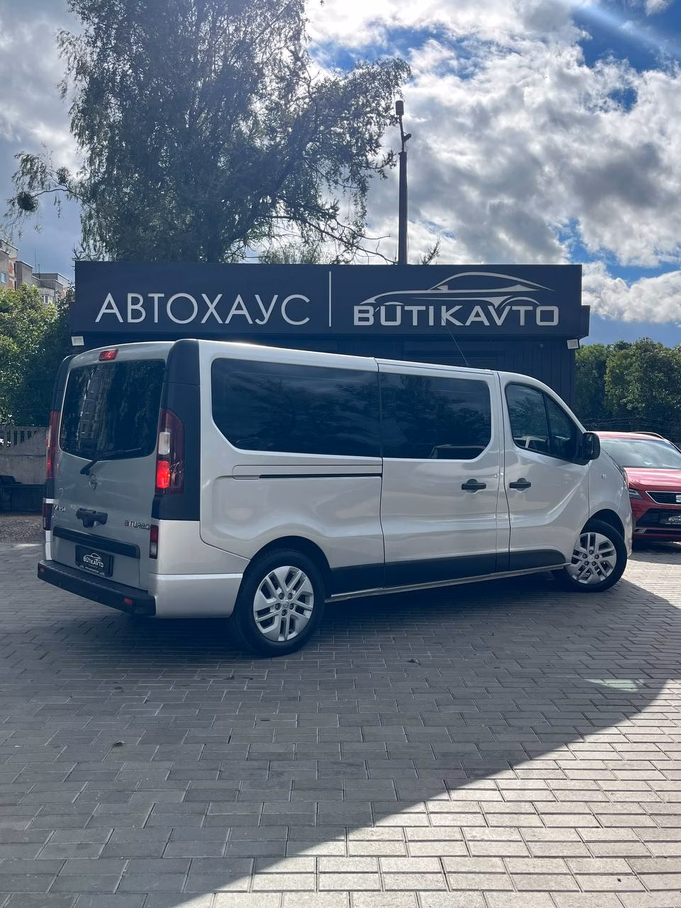 Opel Vivaro фото 7