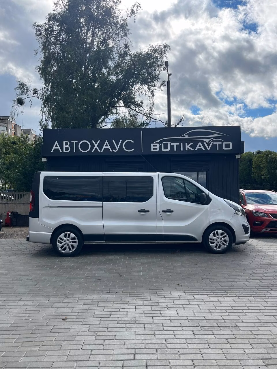 Opel Vivaro фото 8