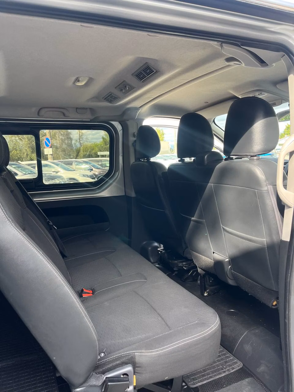 Opel Vivaro фото 10