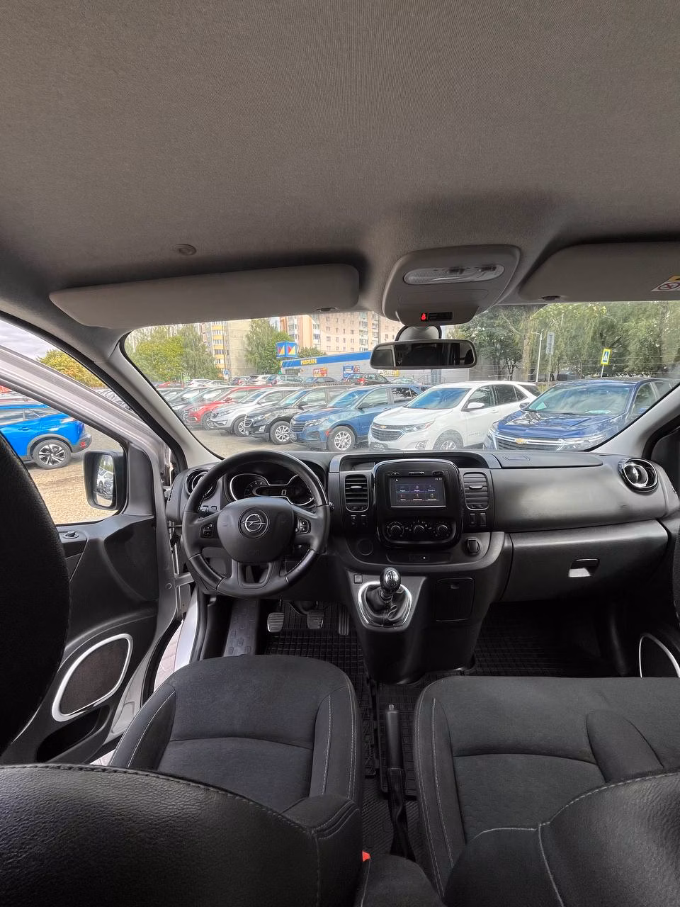 Opel Vivaro фото 12