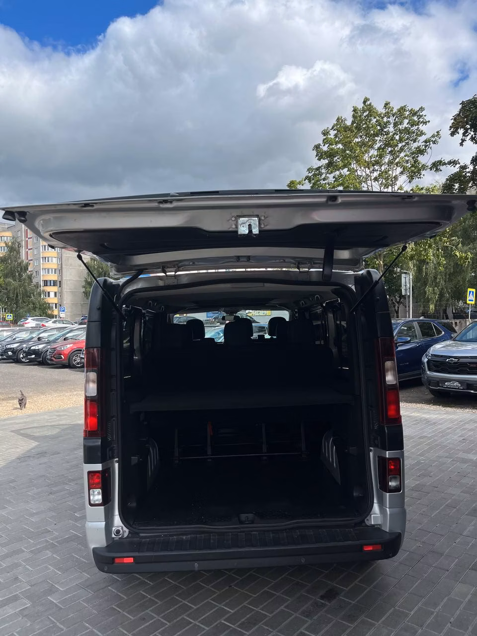 Opel Vivaro фото 13
