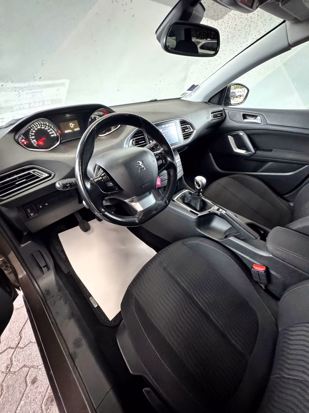 Peugeot 308 фото 10