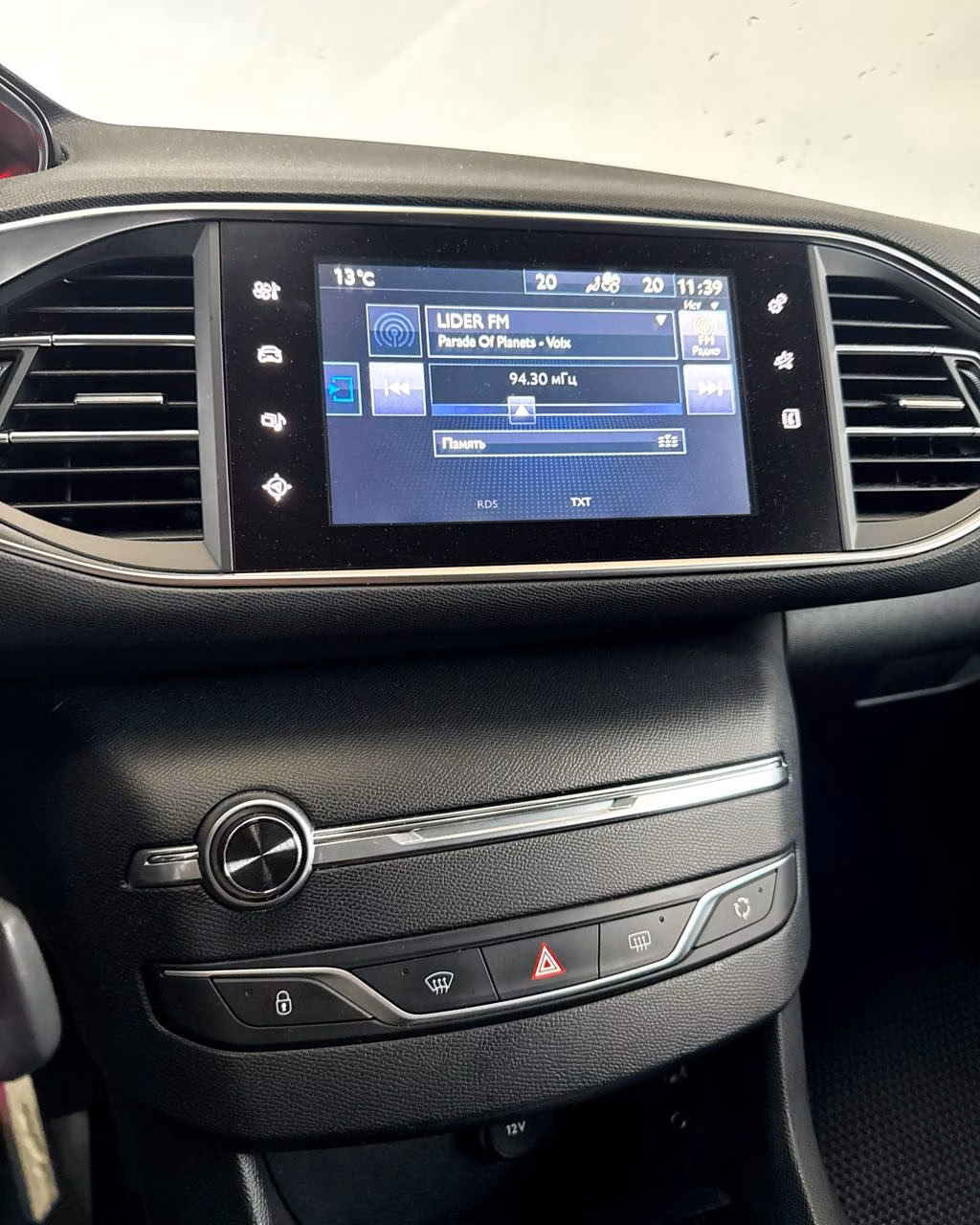 Peugeot 308 фото 11