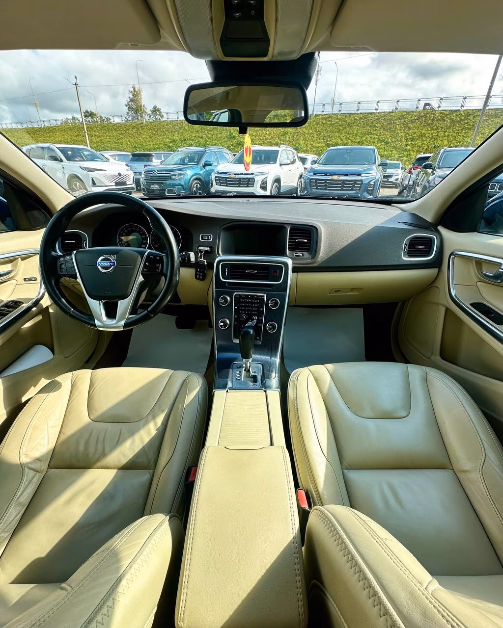 Volvo V60 фото 9