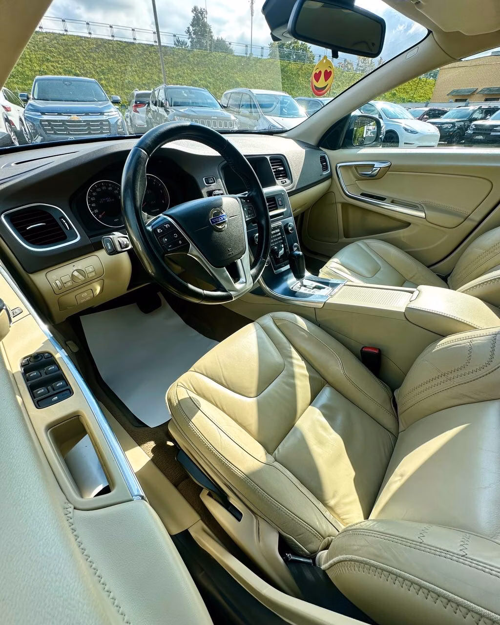 Volvo V60 фото 10