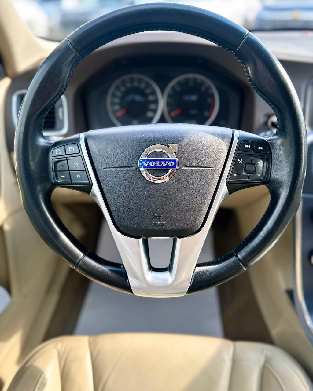 Volvo V60 фото 11