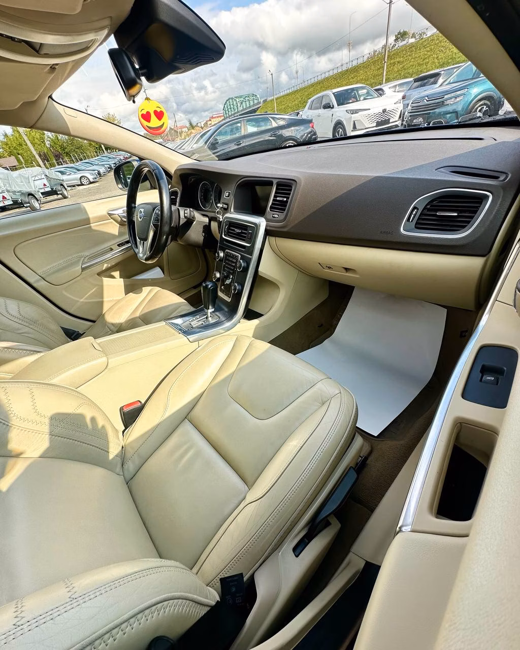 Volvo V60 фото 12