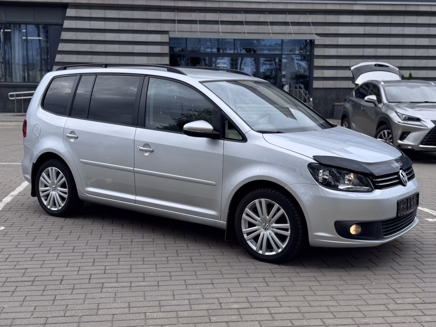 Volkswagen Touran фото 2
