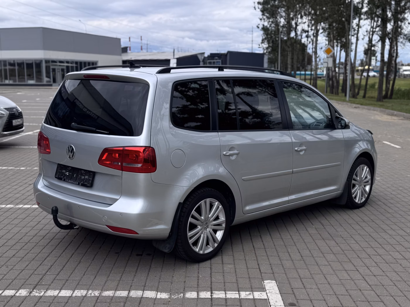 Volkswagen Touran фото 7