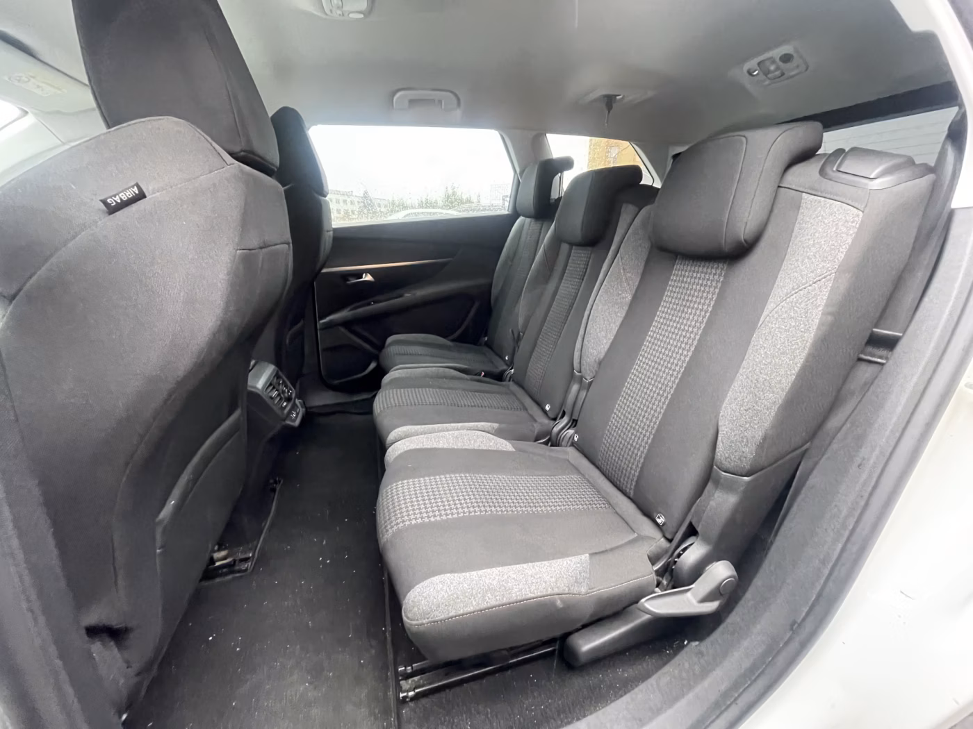 Peugeot 5008 фото 10