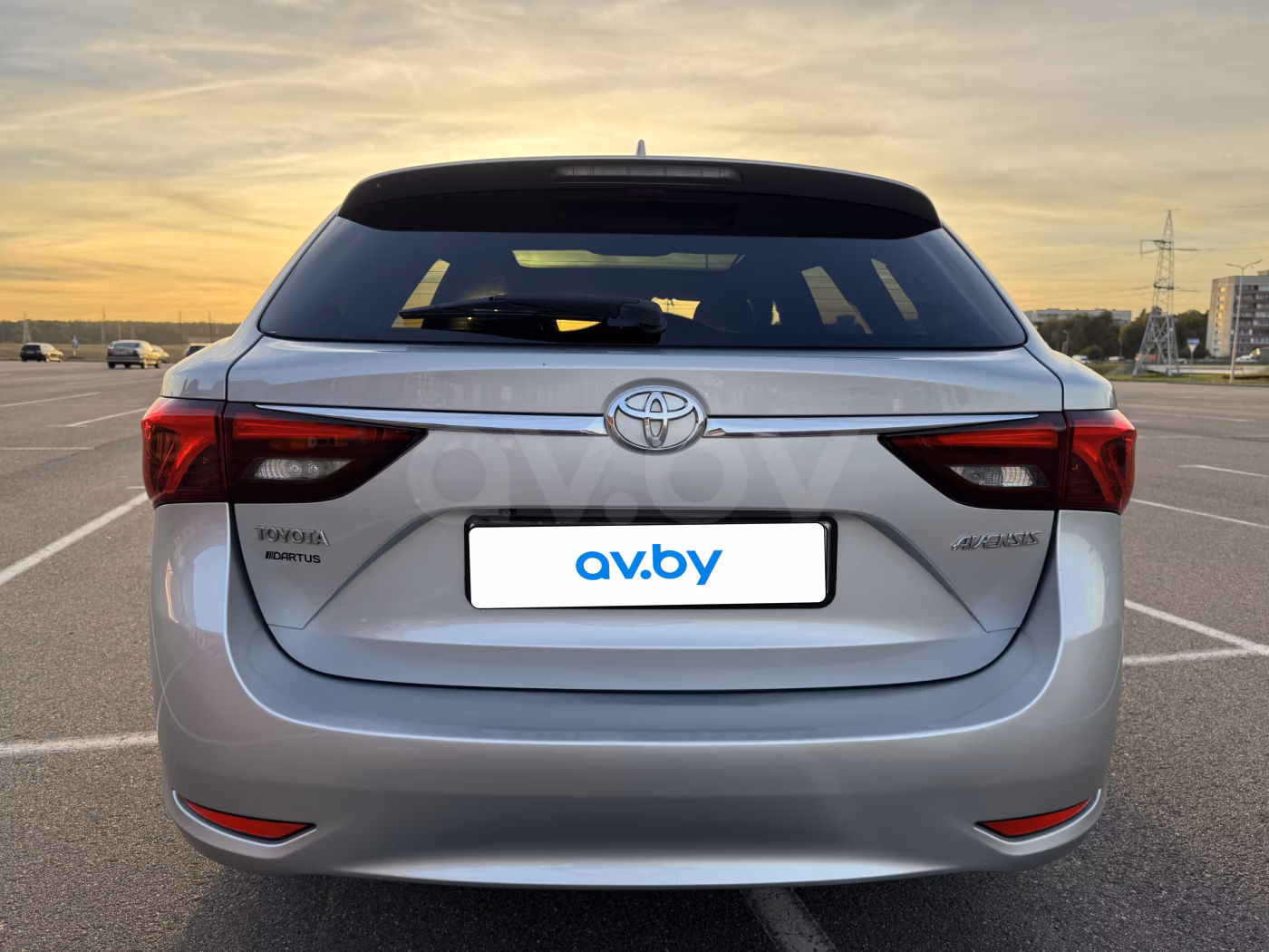 Toyota Avensis фото 4