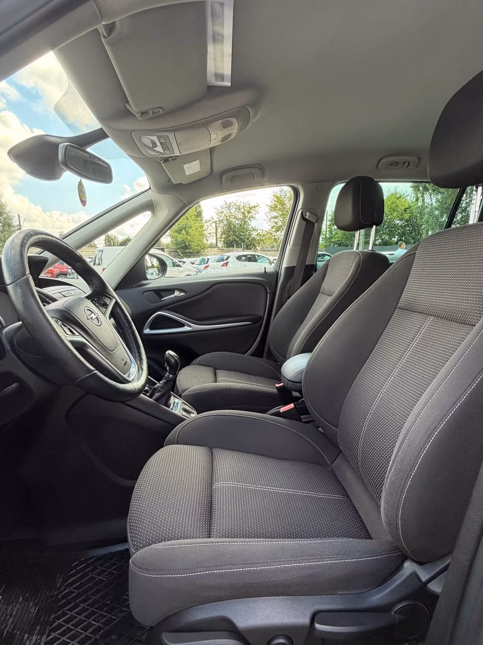 Opel Zafira фото 9