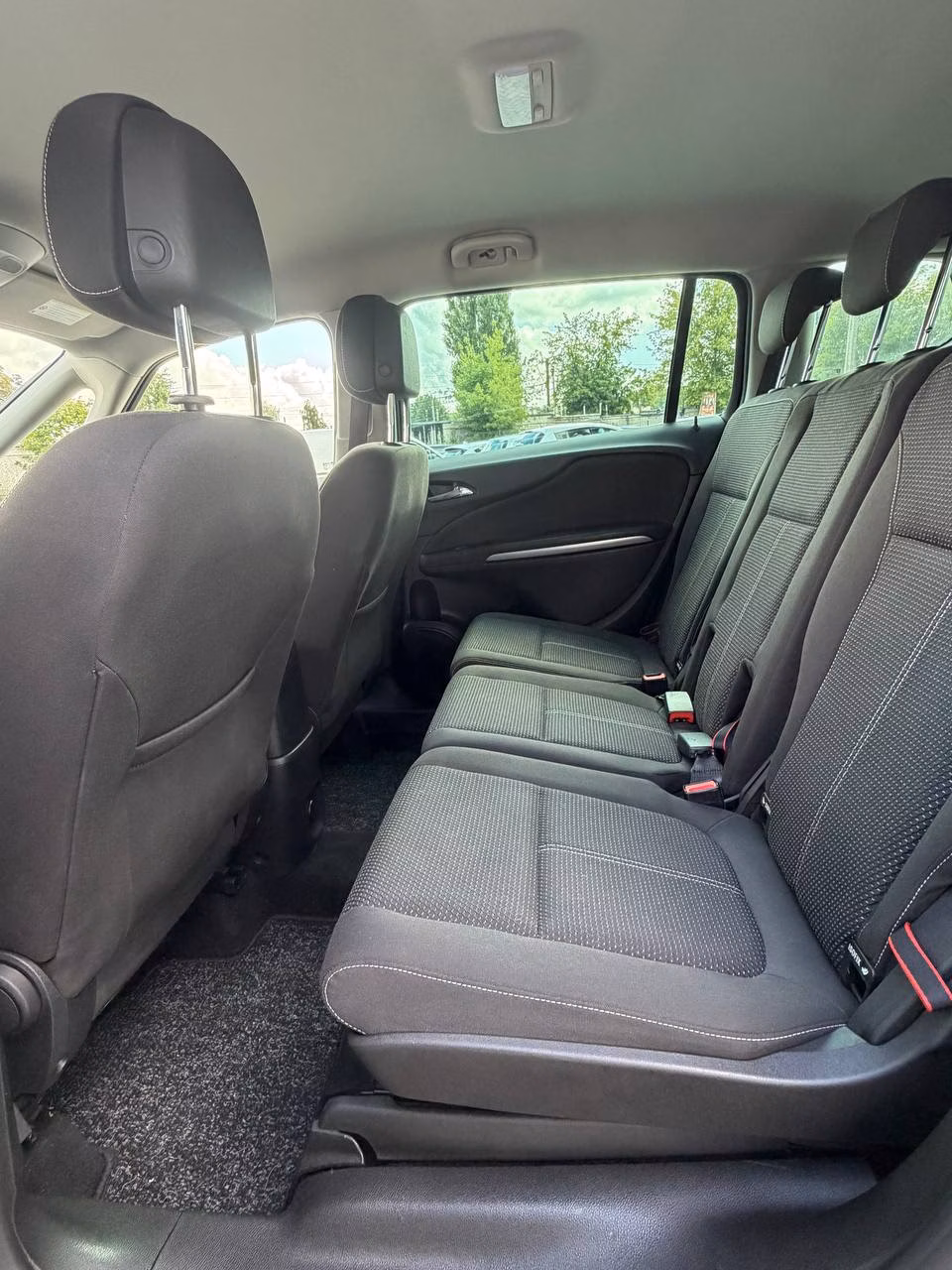Opel Zafira фото 10