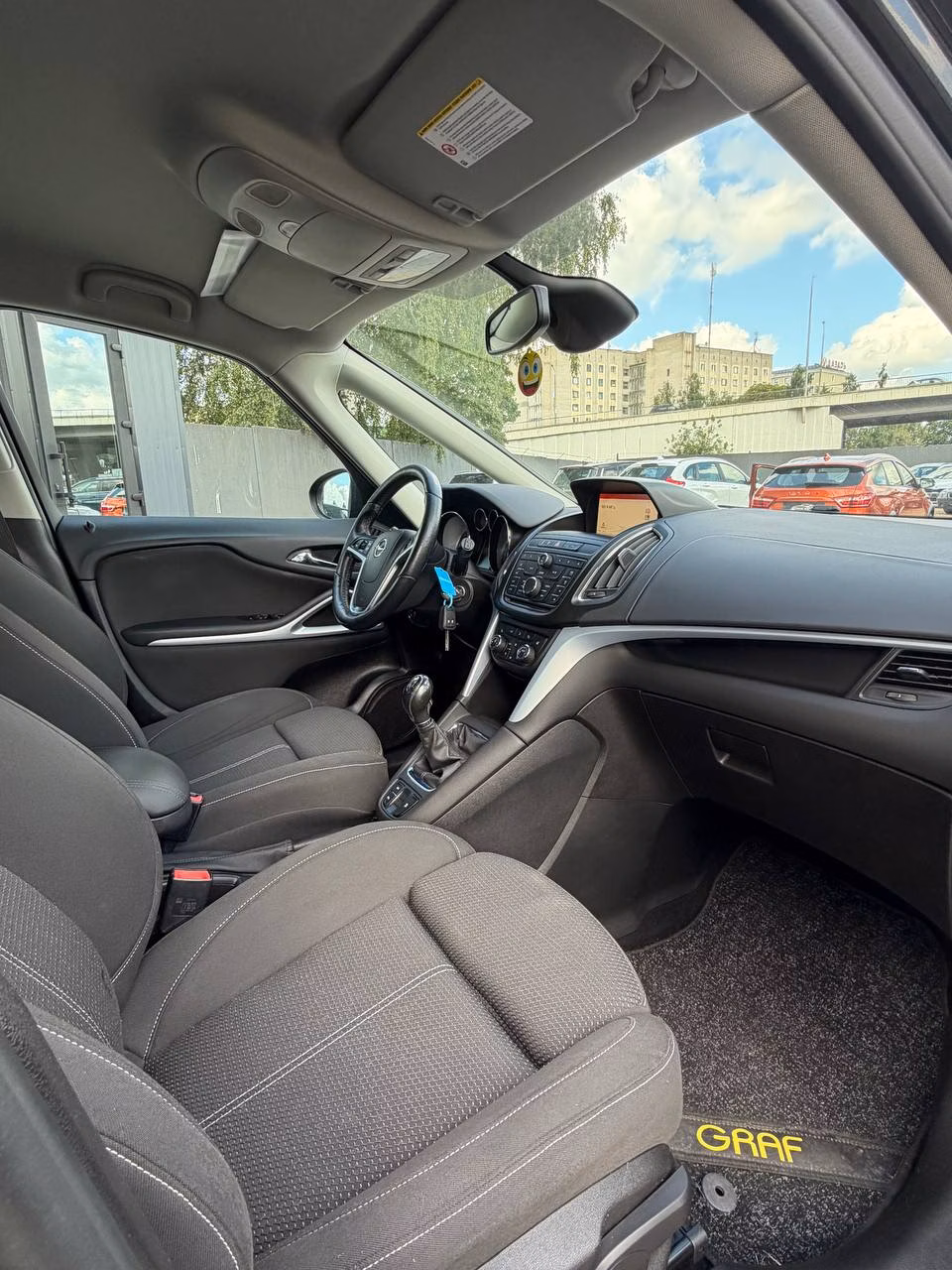 Opel Zafira фото 12
