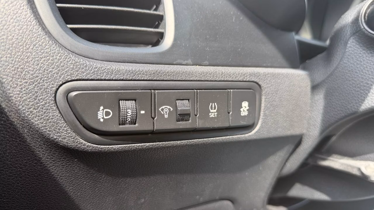 Kia Rio X (X-Line) фото 16