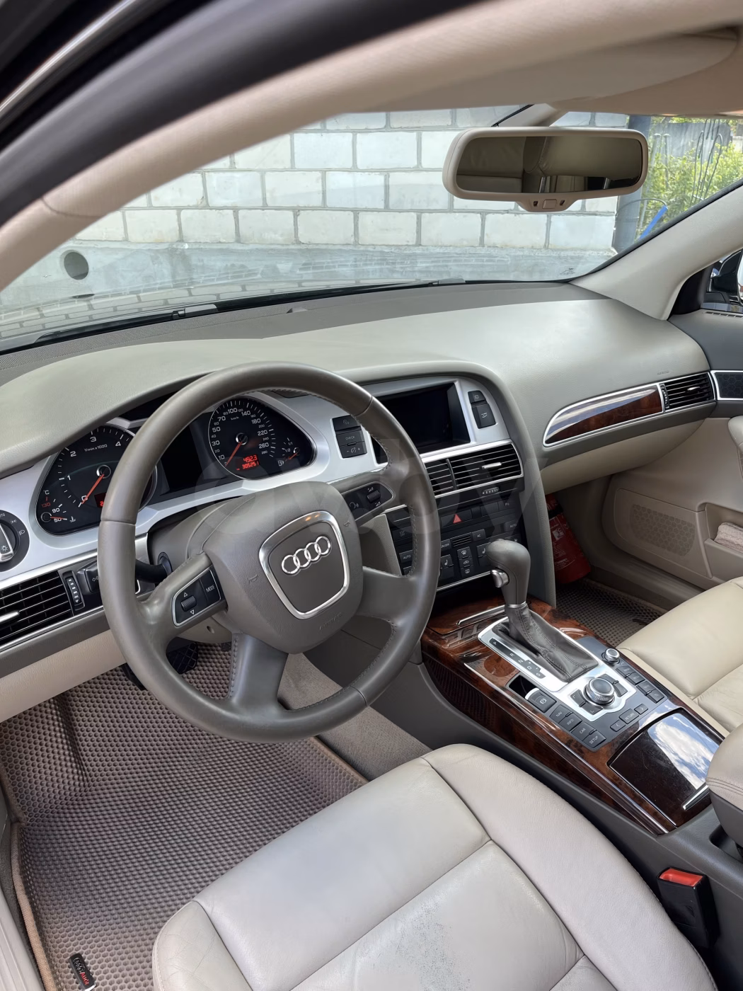 Audi A6 фото 11