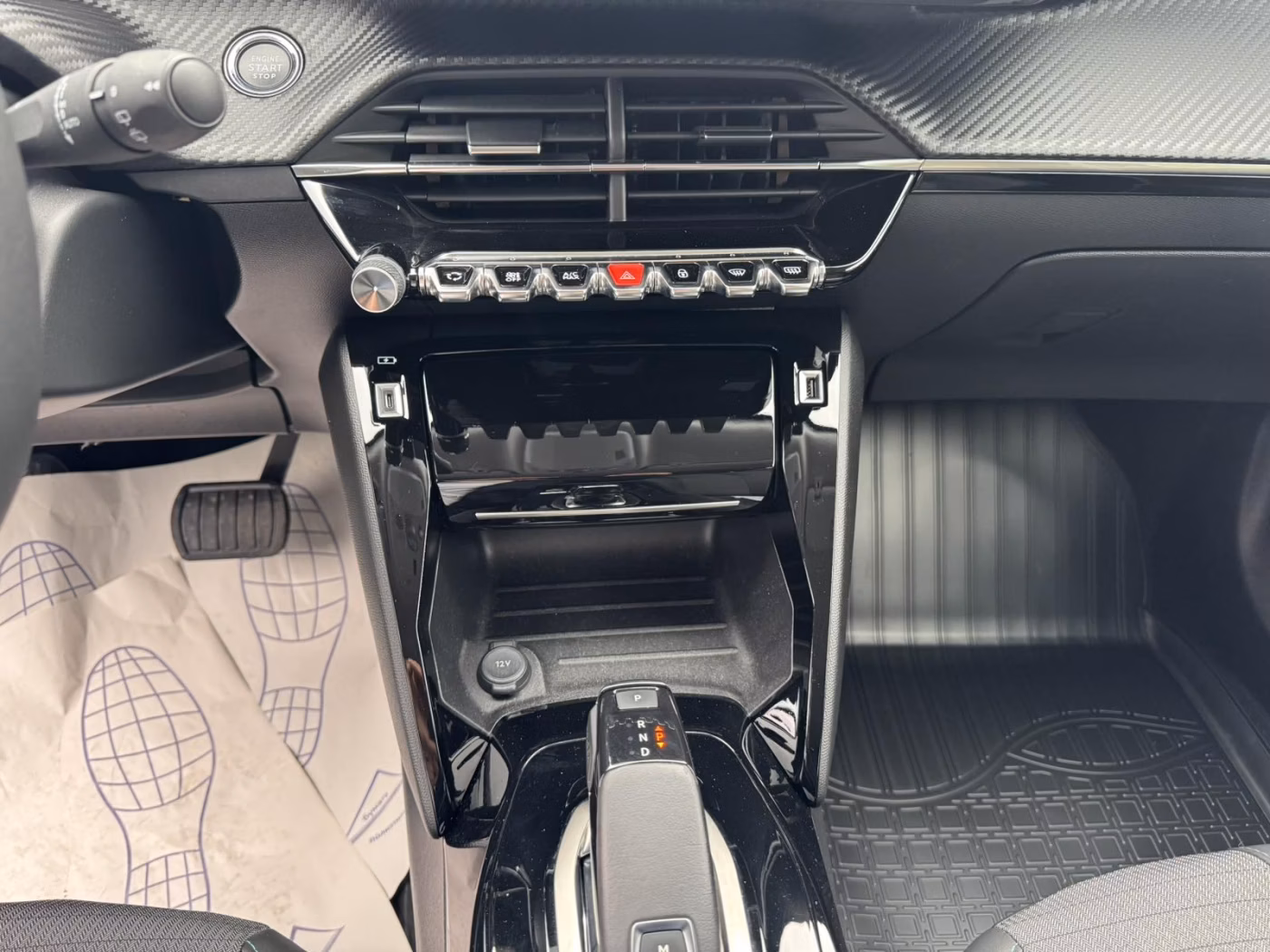 Peugeot 2008 фото 16
