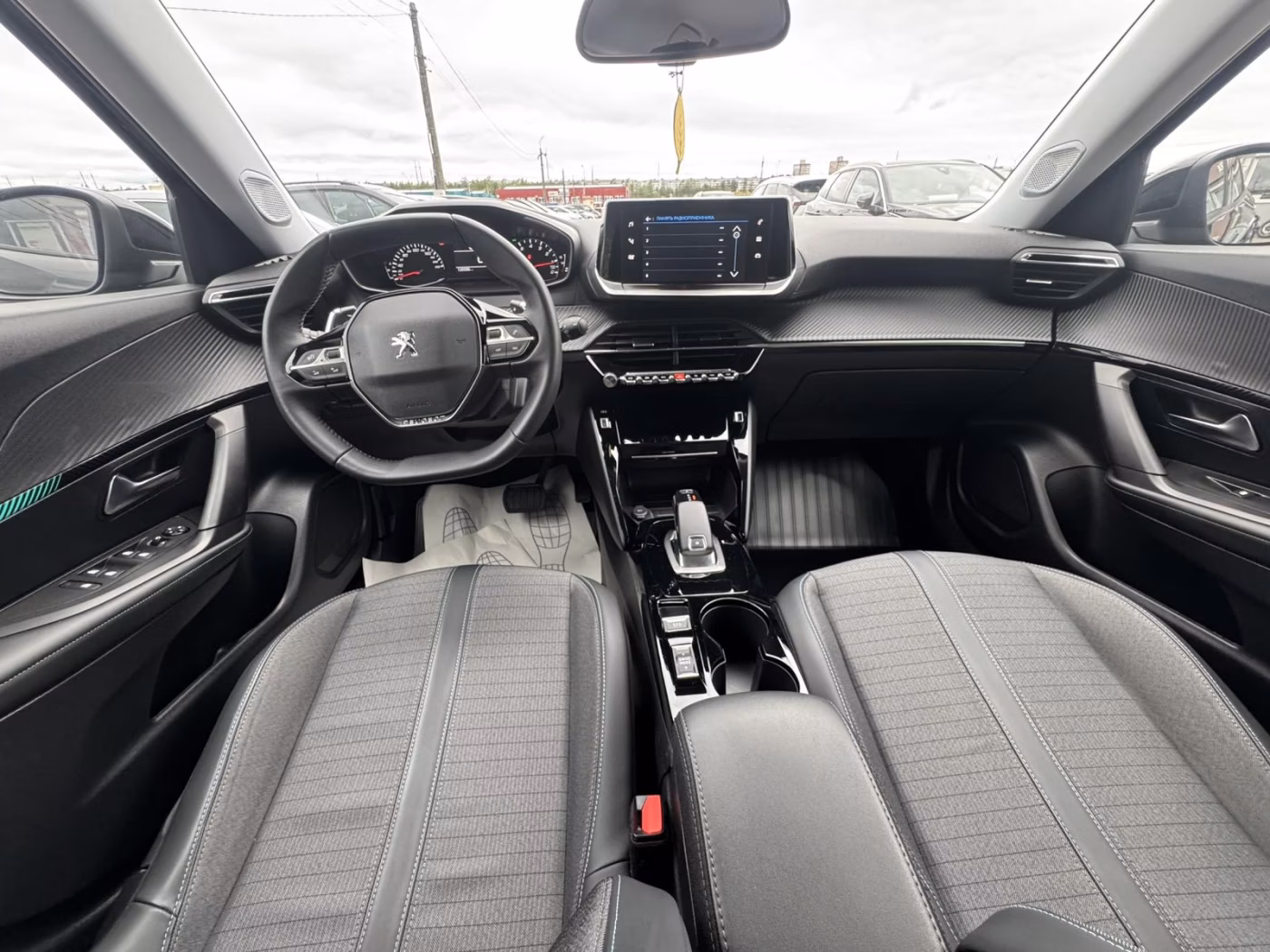 Peugeot 2008 фото 14