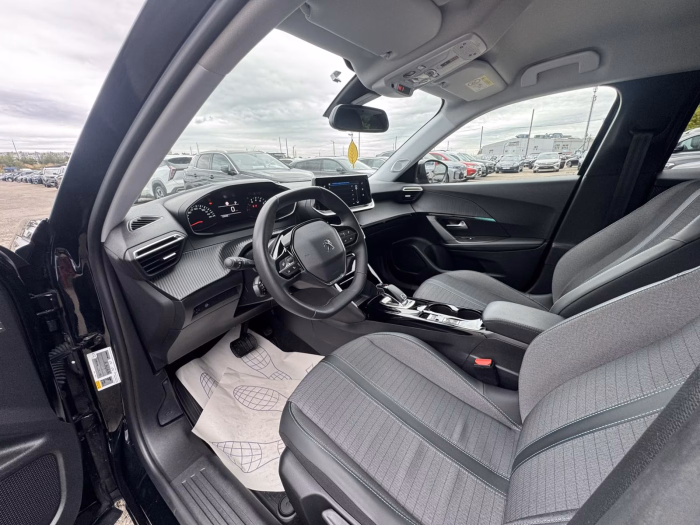 Peugeot 2008 фото 20