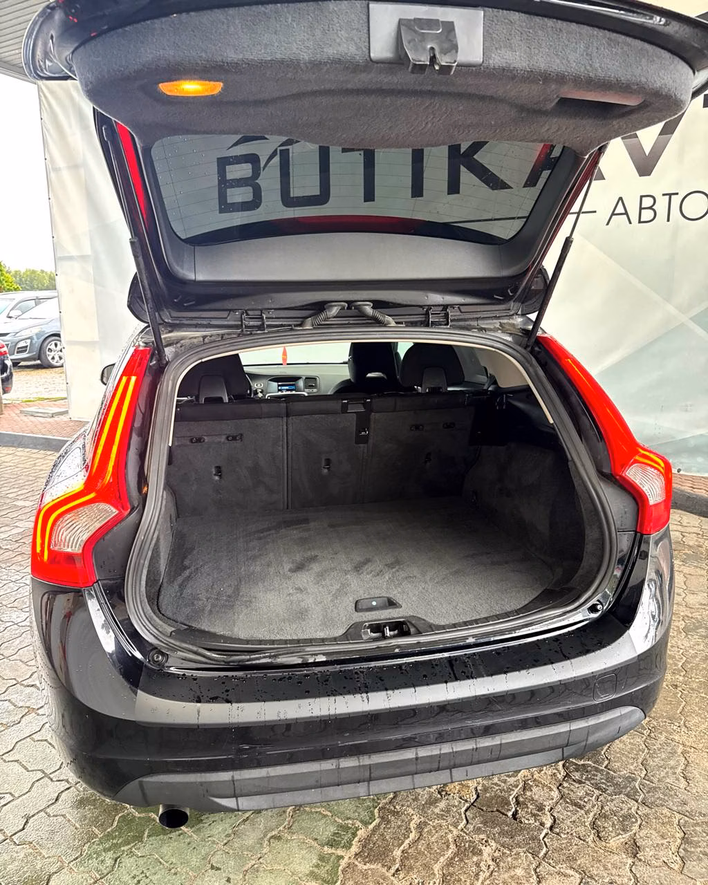 Volvo V60 фото 10