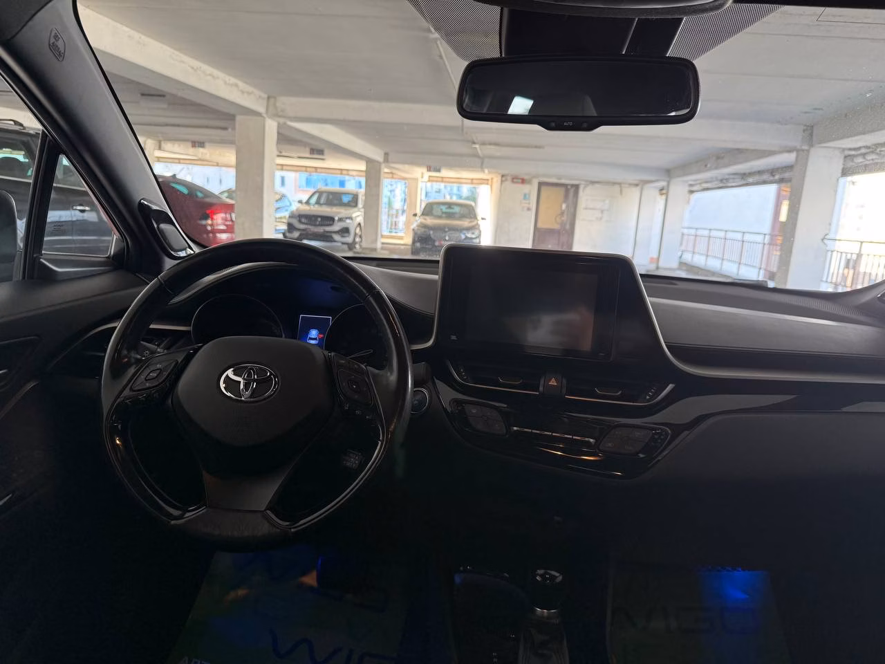 Toyota C-HR фото 7