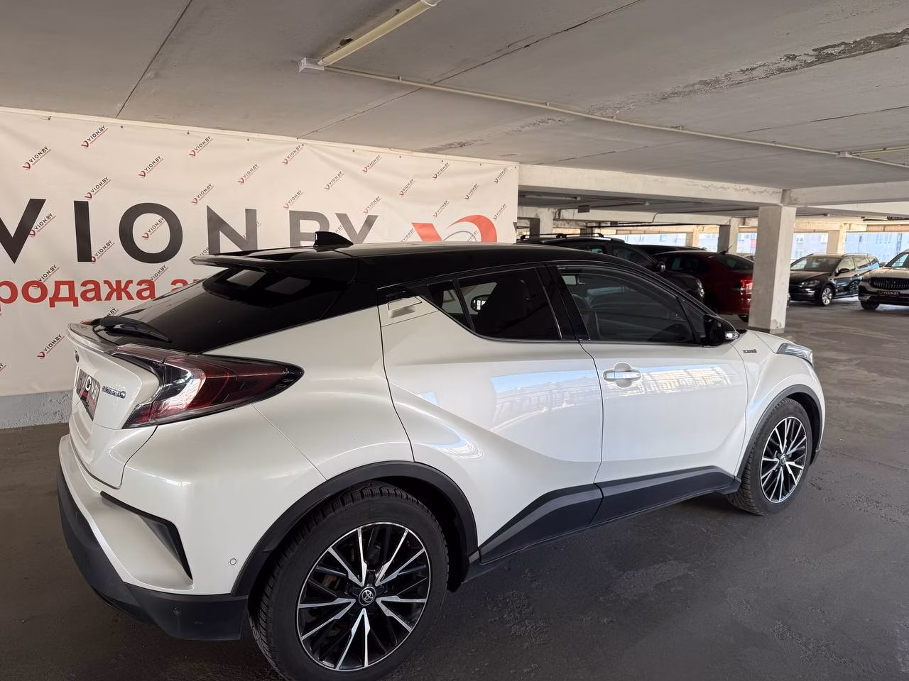 Toyota C-HR фото 4