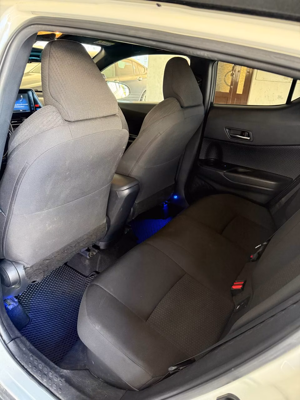 Toyota C-HR фото 10