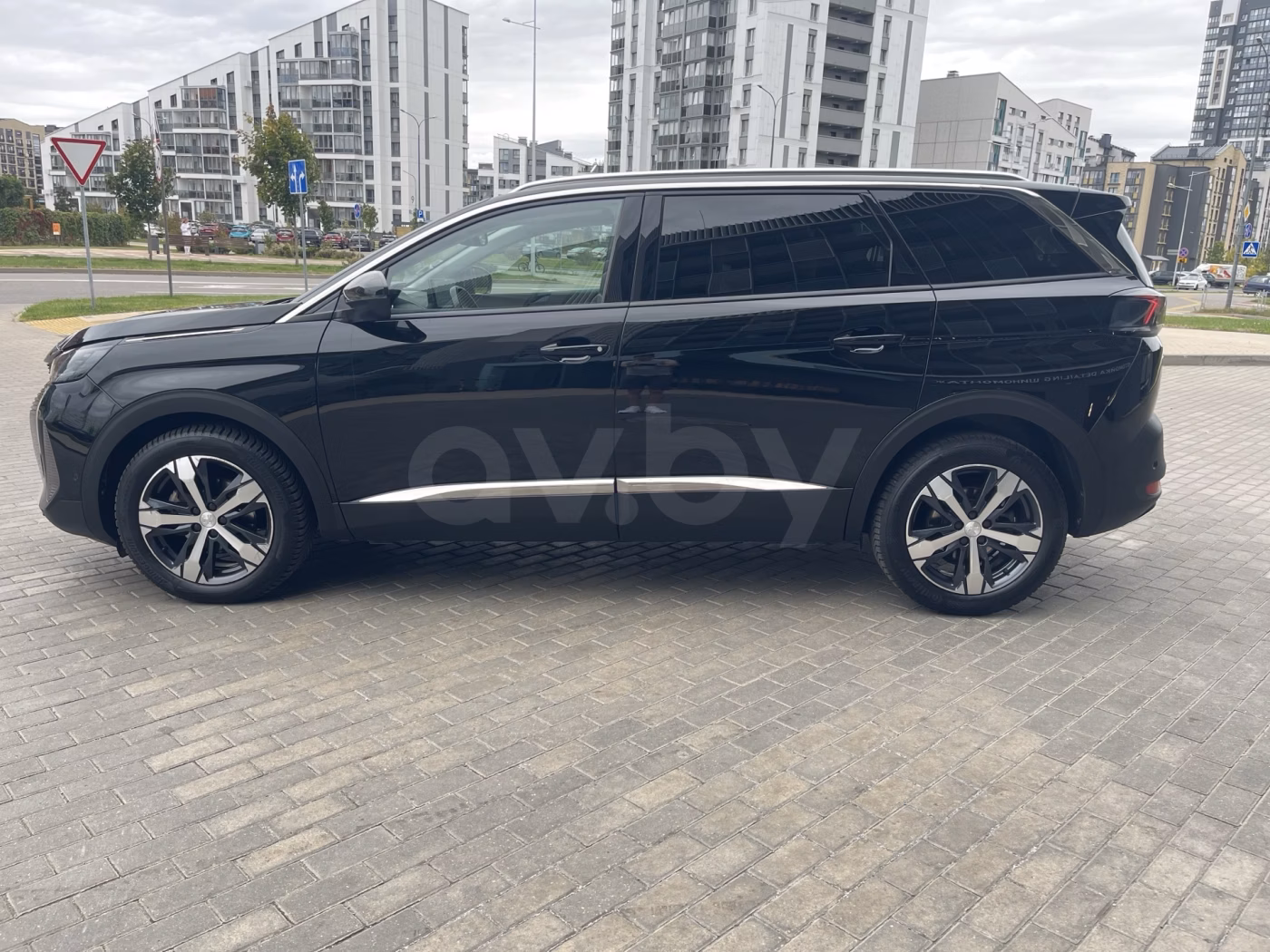 Peugeot 5008 фото 10
