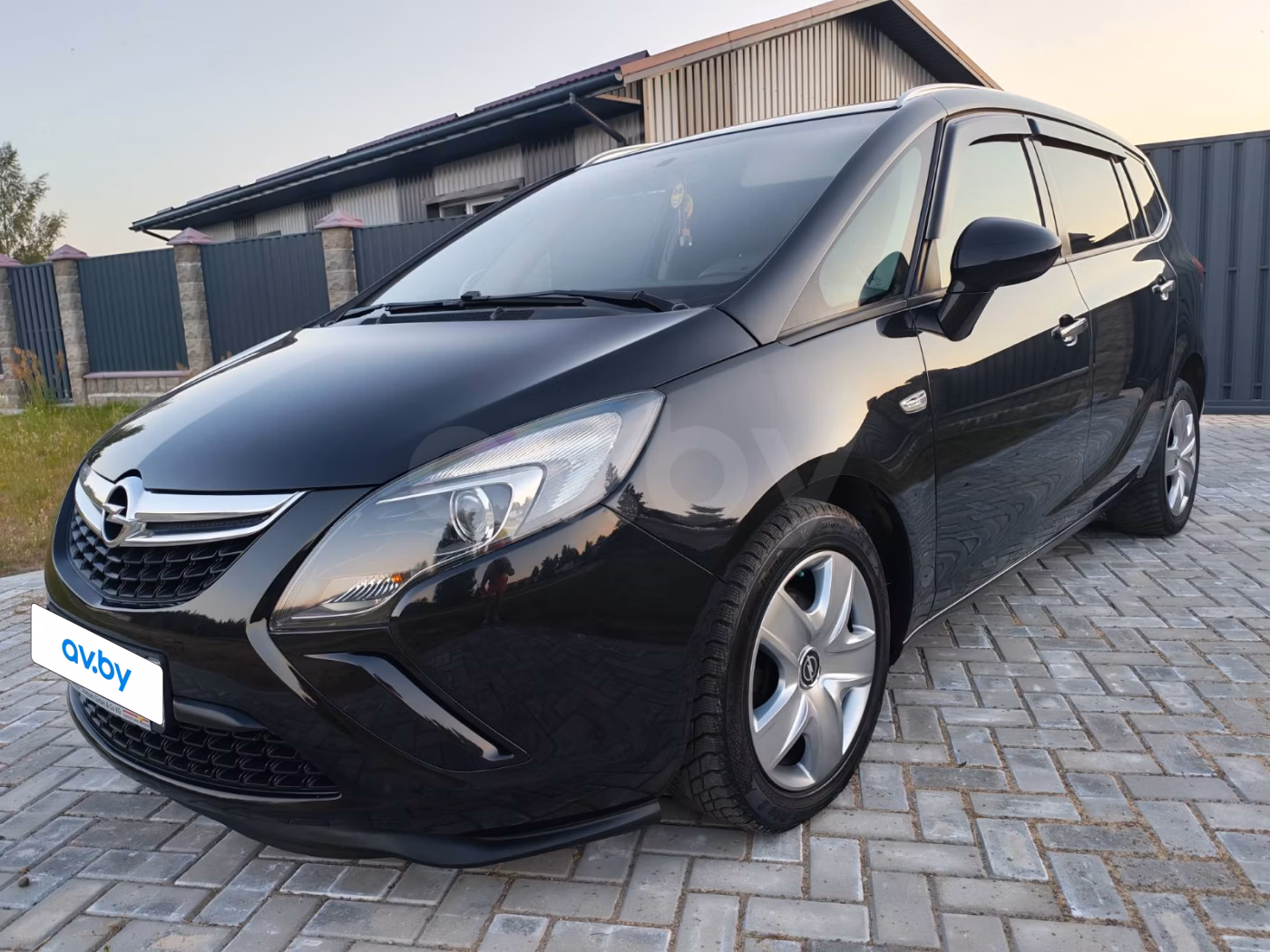 Opel Zafira фото 2