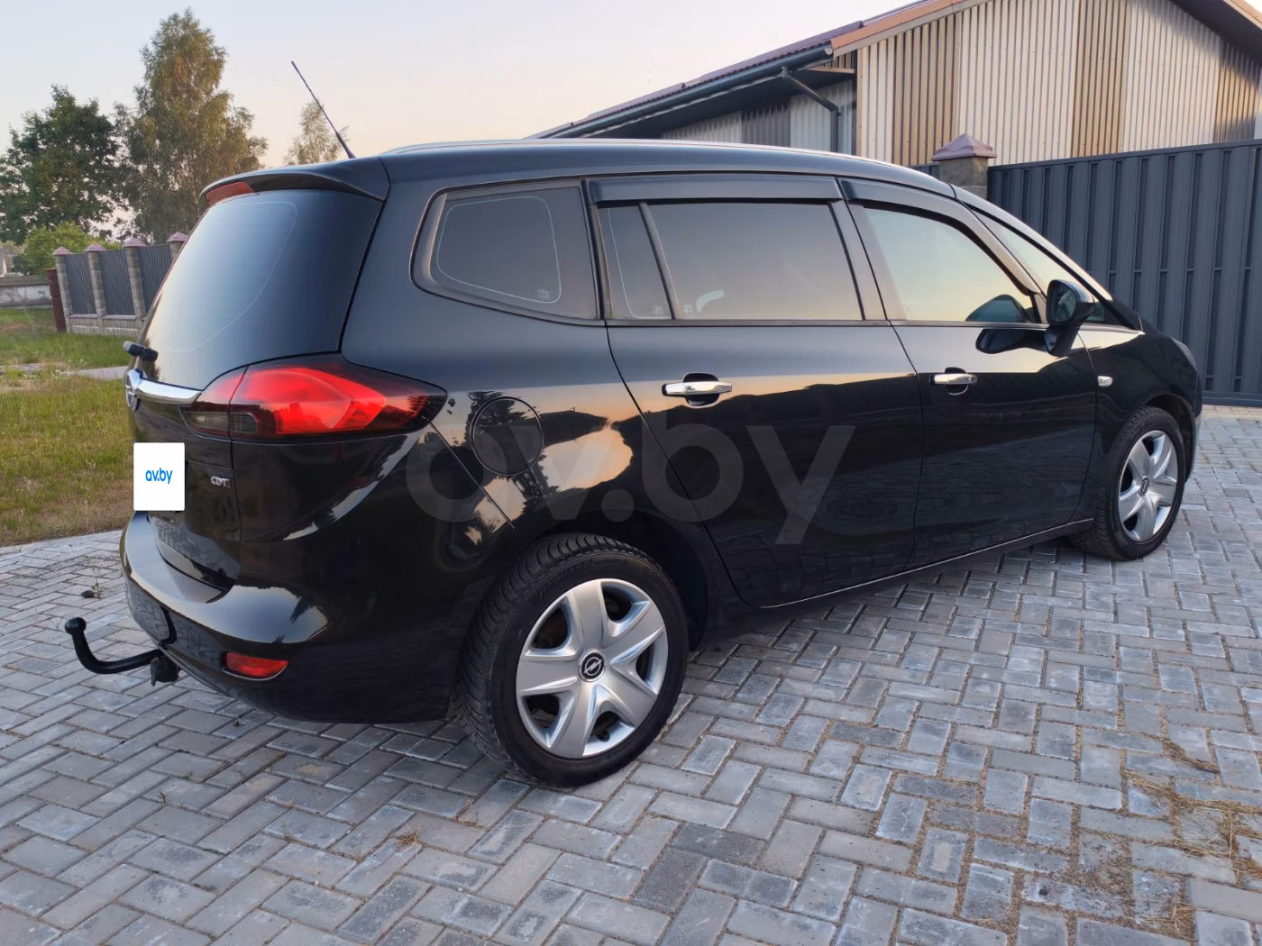 Opel Zafira фото 10