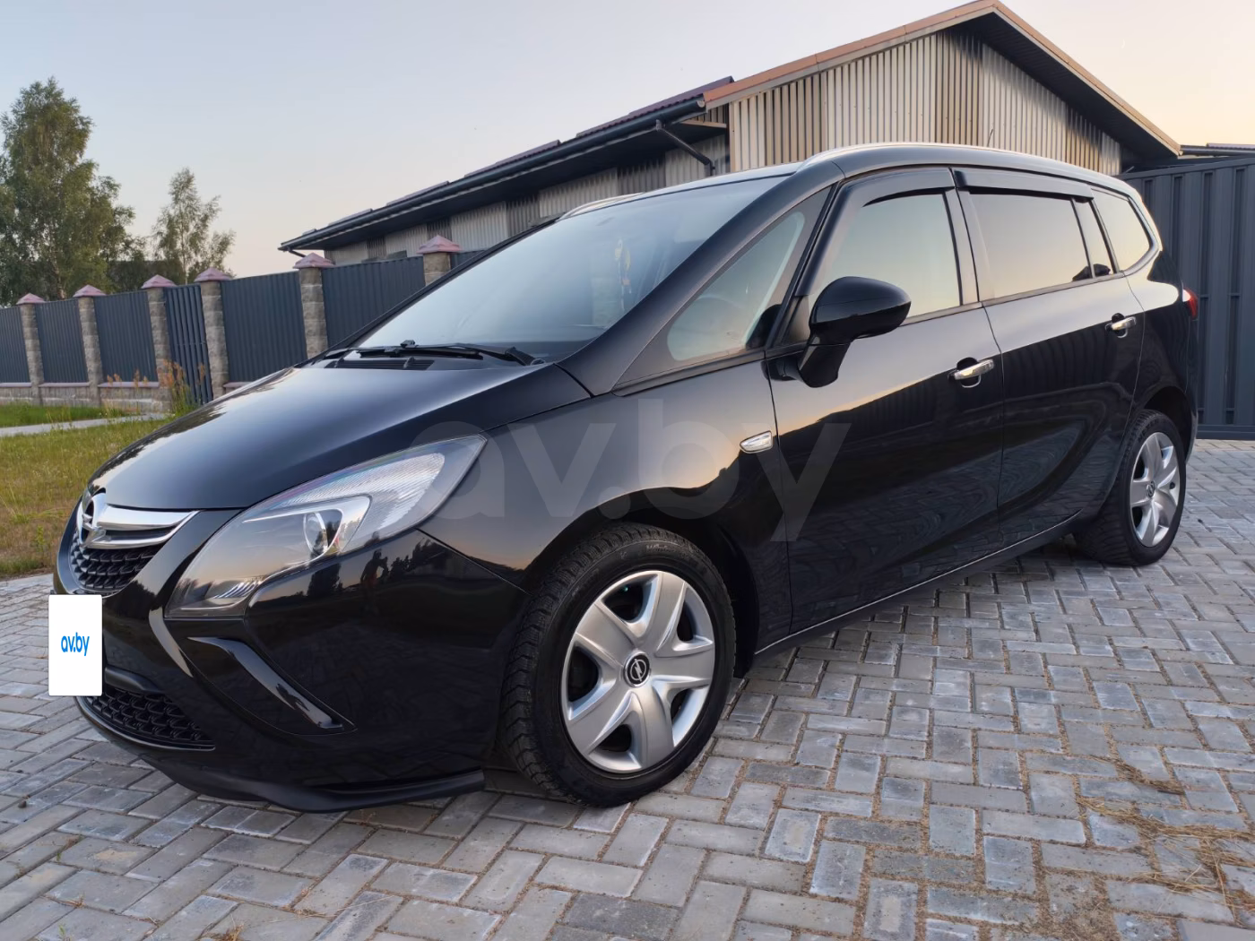 Opel Zafira фото 9