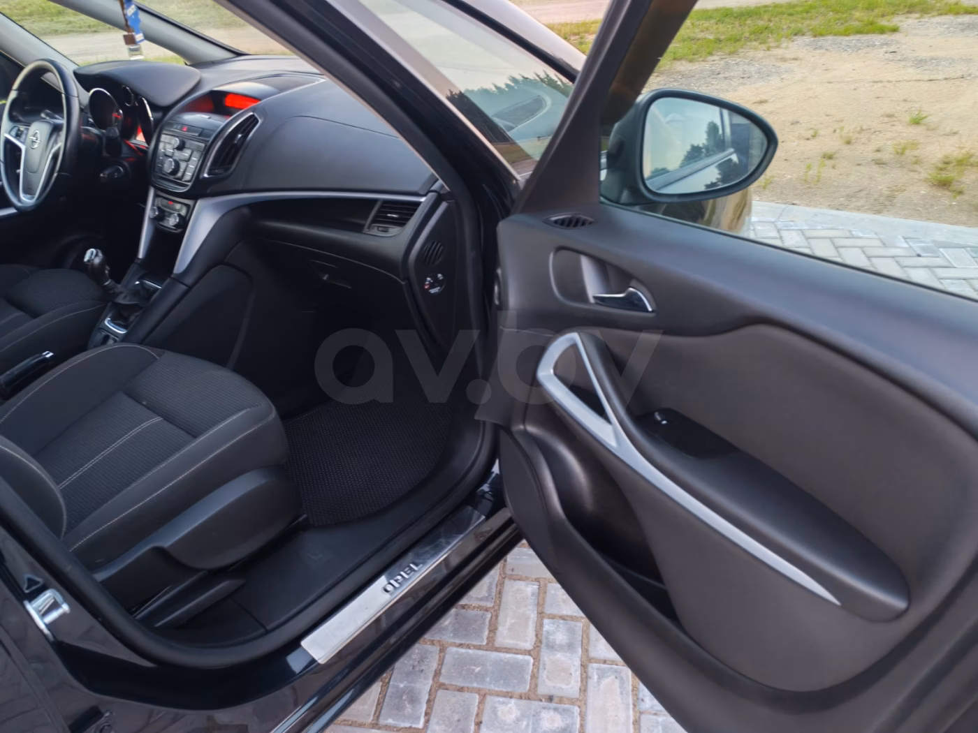 Opel Zafira фото 19