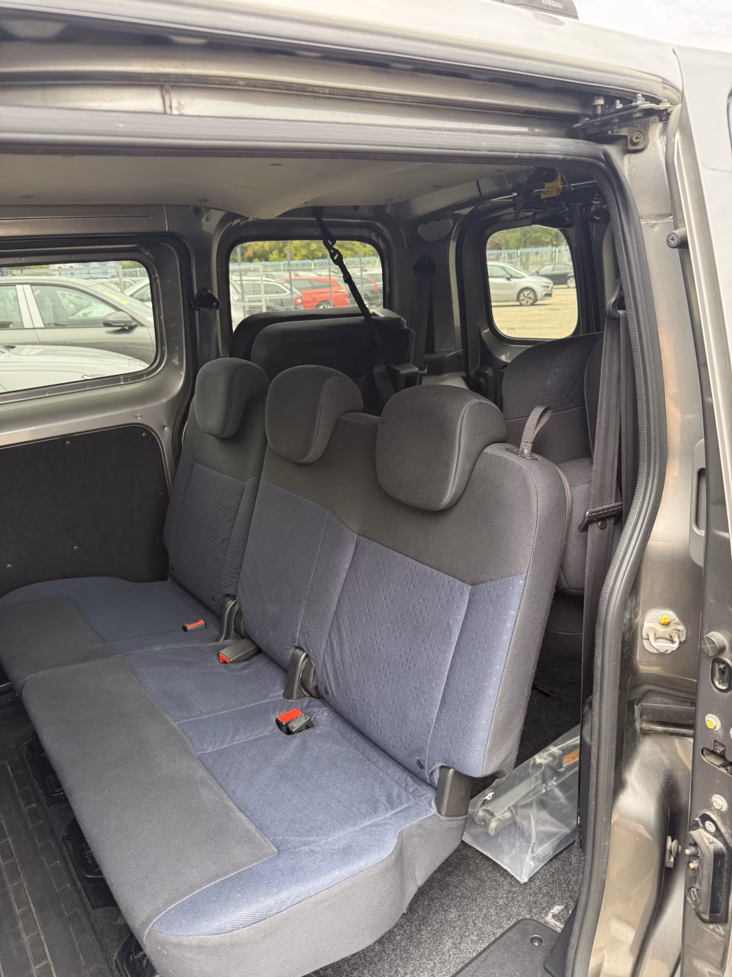 Nissan NV200 фото 8